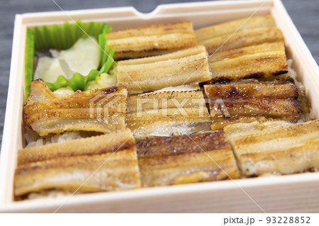 美味しいアナゴ弁当 93228852