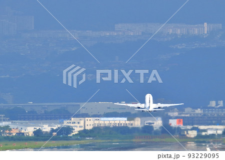 大阪国際空港 スターアライアンス ANA 飛行機 離陸 千里川尻 大阪国際空港 スターアライアンス ANA 飛行機 離陸 千里川尻 93229095
