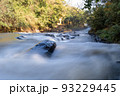 勢いのある水流の長時間露光_スローシャッター 2 93229445