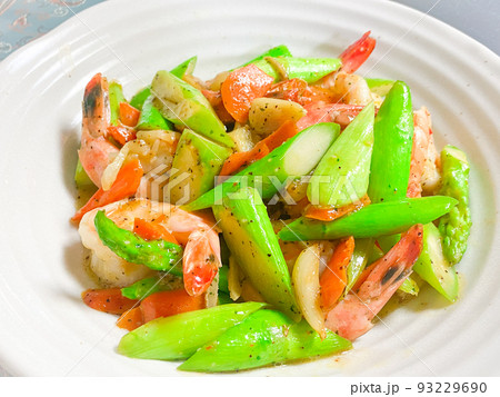 中国家庭料理・芦笋炒虾仁（アスパラとえびの中華炒め） 93229690