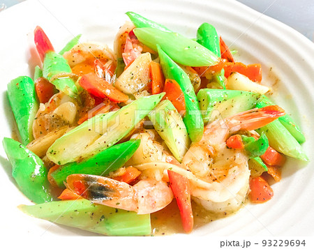 中国家庭料理・芦笋炒虾仁（アスパラとえびの中華炒め） 93229694
