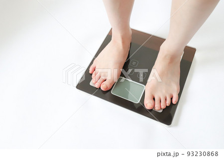 体重計 ダイエットイメージ 体重計 ダイエットイメージ 93230868