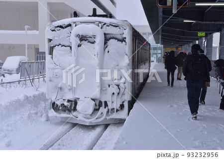 2021年12月の北海道、旭川駅から稚内駅までの宗谷本線の風景 93232956