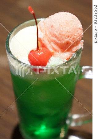 クリームソーダ(メロンソーダのアイス載せ)⑥ クリームソーダ(メロンソーダのアイス載せ)⑥ 93233562