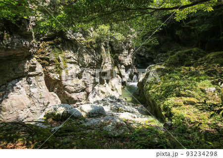 愛媛県砥部町　仙波渓谷の風景 93234298