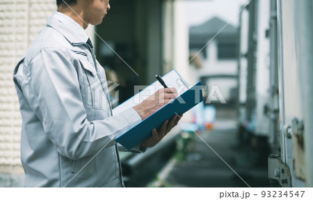 作業着の男性 仕事編 作業着の男性 仕事編 93234547