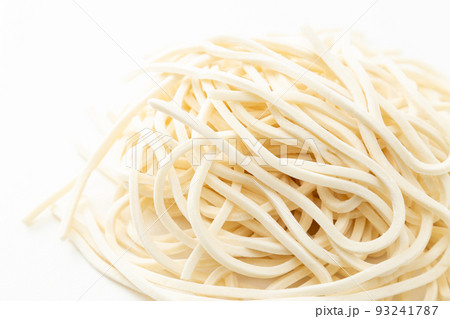 うどん　生麺　白バック 93241787