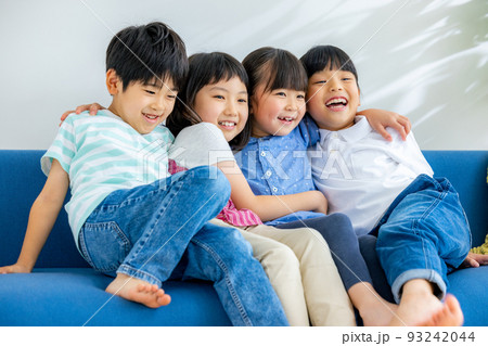 小学生 仲良し 小学生 仲良し 93242044