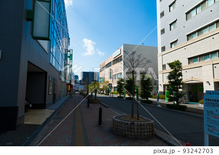 京阪香里園駅前にて　西側街並み 93242703