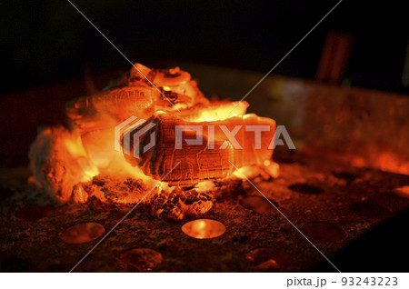 炭火の炎 炭火の炎 93243223