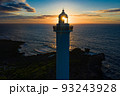 沖縄残波岬灯台の夕景 93243928