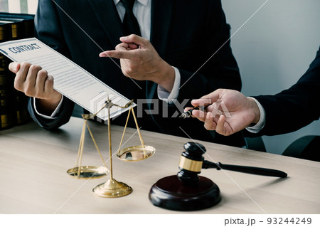 the lawyer providing legal consult business dispute service at the office the lawyer providing legal consult business dispute service at the office 93244249