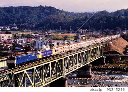 1999年 上越線経由で迂回するEF641053重連寝台特急カシオペア 1999年 上越線経由で迂回するEF641053重連寝台特急カシオペア 93245256