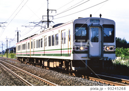 1999年　上越線を走る107系普通電車2両 93245268