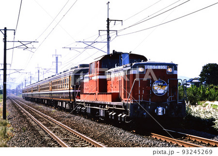 1999年　上越線を走るDD51さよならお座敷列車くつろぎ 93245269
