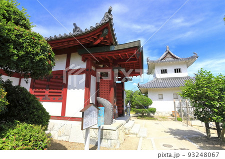 【広島県】晴天の因島水軍城 93248067