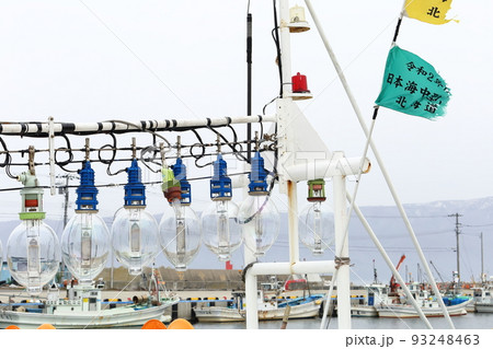 北海道 寿都 イカ釣り漁船の集魚灯 北海道 寿都 イカ釣り漁船の集魚灯 93248463