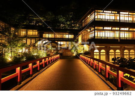 【群馬県】四万温泉　積善館の夜景 93249662
