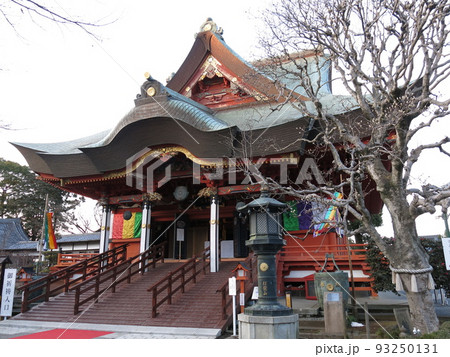 正月の布施弁天東海寺（本堂） 93250131