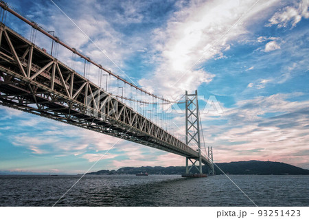 明石海峡大橋と淡路島が見える風景 明石海峡大橋と淡路島が見える風景 93251423