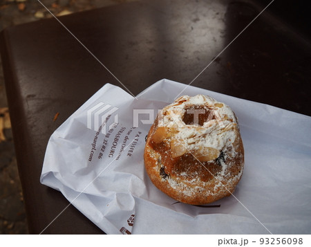 フランスのコルマールの景色 フランスのコルマールの景色 93256098