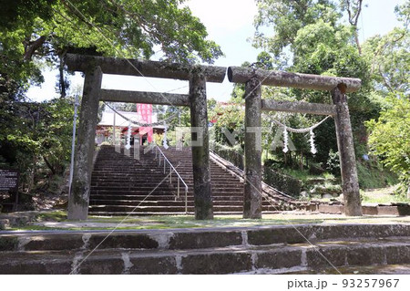 枕崎市　南方神社の並列鳥居 93257967