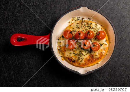 ミックスピザ Italian delicious food mixture pizza ミックスピザ Italian delicious food mixture pizza 93259707