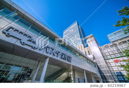 日本の東京都市景観 バスタ新宿や高島屋などを望む 93259967