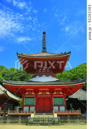 【広島県】晴天の浄土寺の多宝塔（尾道） 93263365