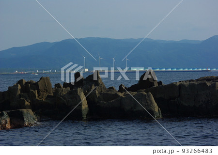 福井県坂井市三国　雄島からの見えるTPF工業群 93266483