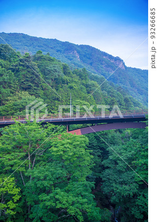 吹割大橋 国道120号 吹き割の滝入口付近 初夏の風景 吹割大橋 国道120号 吹き割の滝入口付近 初夏の風景 93266685