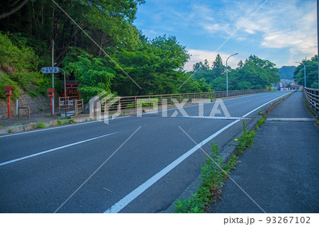 吹割大橋 国道120号 吹き割の滝入口付近 初夏の風景 吹割大橋 国道120号 吹き割の滝入口付近 初夏の風景 93267102