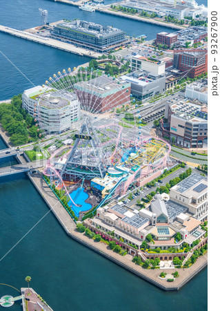 横浜の湾岸エリアの遊園地|ランドマークタワー展望台より撮影 横浜の湾岸エリアの遊園地|ランドマークタワー展望台より撮影 93267900