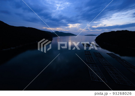 日本の岡山県備前市日生の美しい海の景色 日本の岡山県備前市日生の美しい海の景色 93268026