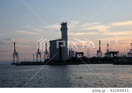 名古屋港夕暮れ、名古屋港船舶通航情報センター 名古屋港夕暮れ、名古屋港船舶通航情報センター 93269933