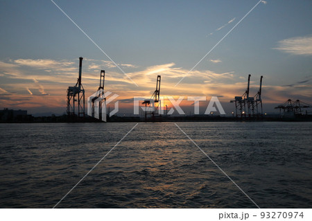 名古屋港クルーズ、夕暮れ,飛島埠頭 93270974