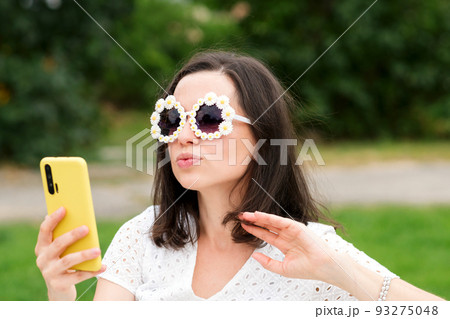 Woman makes selfie 93275048