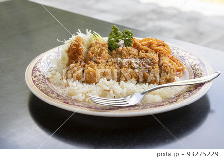 長崎名物「トルコライス」 93275229