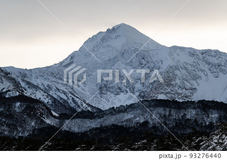 冬の磐梯山　山岳写真 93276440