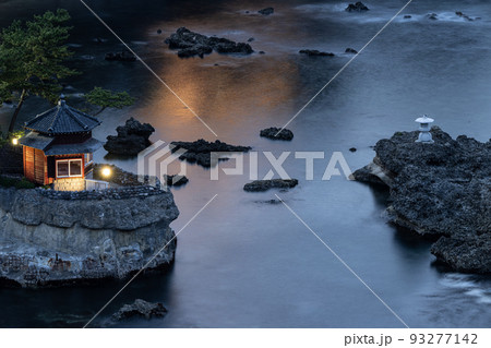 六角堂　夜景　五浦海岸 93277142