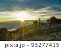 木曽駒ヶ岳 山頂 頂上 夕日 サンセット 長野 中央アルプス 7月 夏 絶景 93277415