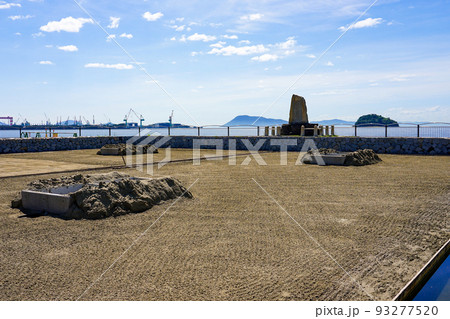 宇多津臨海公園に復元された入浜式塩田（香川県宇多津町） 93277520
