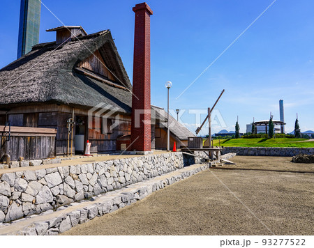 宇多津臨海公園に復元された入浜式塩田(香川県宇多津町) 宇多津臨海公園に復元された入浜式塩田(香川県宇多津町) 93277522