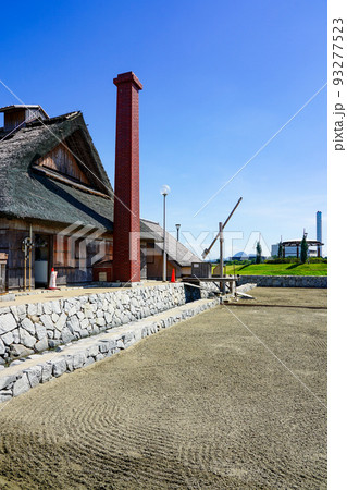 宇多津臨海公園に復元された入浜式塩田(香川県宇多津町) 宇多津臨海公園に復元された入浜式塩田(香川県宇多津町) 93277523