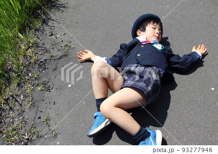 幼稚園　行きたくない　男の子 93277946