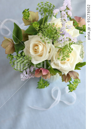 白バラの爽やかな花束 白バラの爽やかな花束 93278002