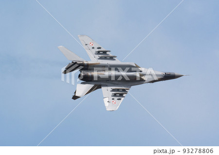 ポーランド空軍MiG-29デモチームのロール 93278806