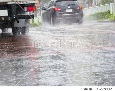 豪雨 93279442