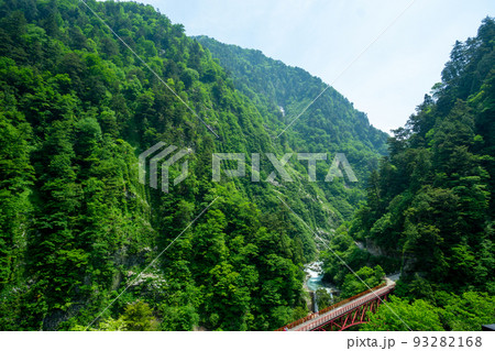 富山県 黒部峡谷鉄道 新緑の黒部峡谷 欅平からの眺め 富山県 黒部峡谷鉄道 新緑の黒部峡谷 欅平からの眺め 93282168