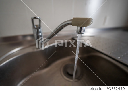 水道水　蛇口 93282430